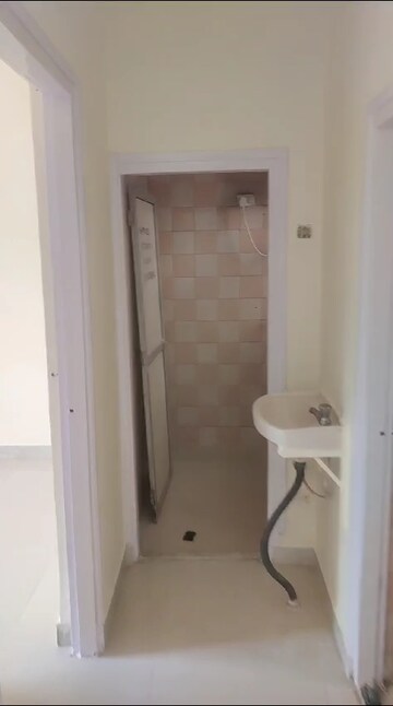 Master Bedroom in 1 BHK Apartment at Kabra Maheshwari Nagar, Andheri East – for Rent