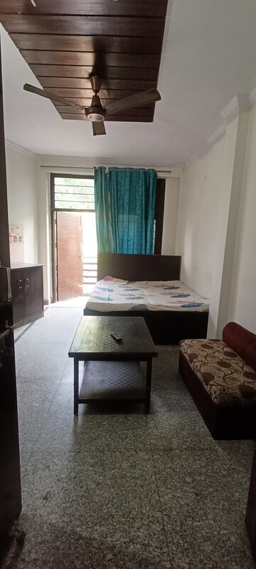 Living Room in 1 RK Builder Floor at Sector 43 – for Rent