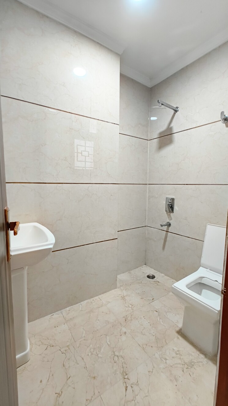 Bathroom, palm-residency-chhatarpur 3 Bedroom 1500 Sq.Ft. Builder Floor In Chattarpur Delhi 8179356