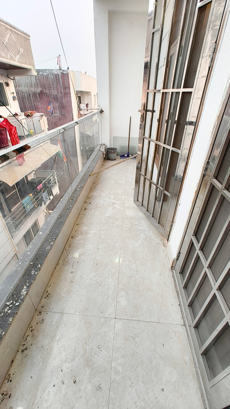 Balcony, palm-residency-chhatarpur 3 Bedroom 1500 Sq.Ft. Builder Floor In Chattarpur Delhi 8179356