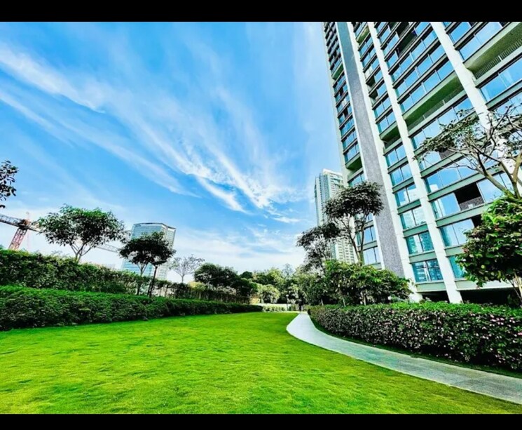 Garden, oberoi-realty-esquire 3 Bedroom 1568 Sq.Ft. Apartment In Goregaon East Mumbai 8179435