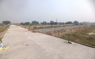 Plot For Sale in Sikandrabad