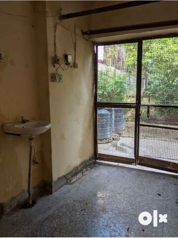 Balcony in 2 BHK Independent House at Mahanagar – for Rent