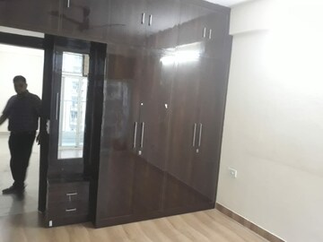 Room in 2 BHK Apartment at Proview Officer City, Raj Nagar Extension – for Rent