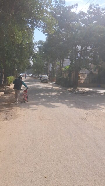 Parking in 2 BHK Builder Floor at Sector 52 – for Rent