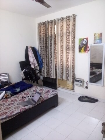 Living Room in 2 BHK Builder Floor at Sector 52 – for Rent