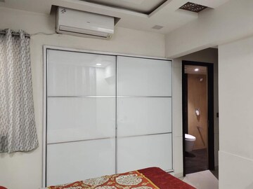 Room in 3 BHK Apartment at Lodha Splendora, Ghodbunder Road – for Sale