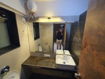 Furnished Amenities in 2 BHK Apartment at Hubtown Hill Crest, Andheri East – for Rent
