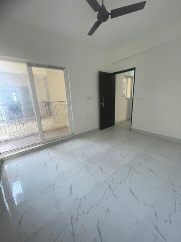 Room in 2 BHK Apartment at Signature The Millennia 2, Sector 37d – for Rent