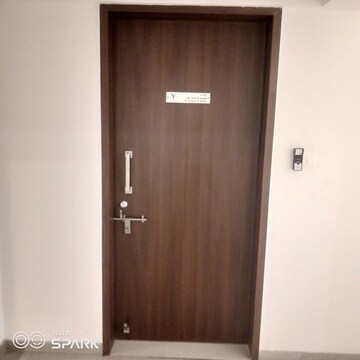 Room in 3 BHK Apartment at Kumar Peninsula, Baner – for Rent