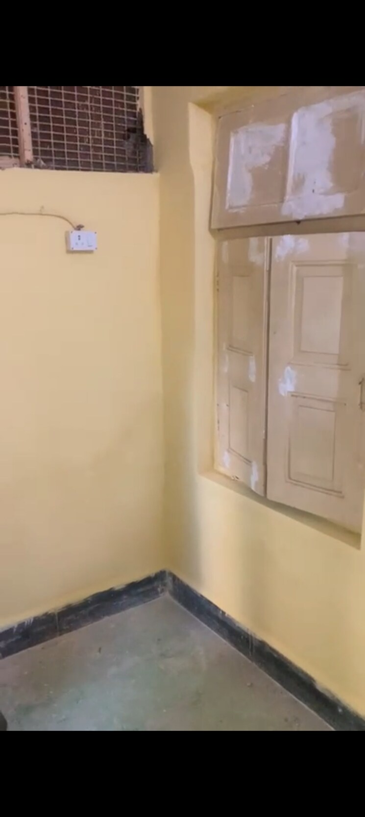 Room, goregaon west 1 Bedroom 350 Sq.Ft. Apartment In Goregaon West Mumbai 8179593