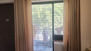 Room in 2 BHK Builder Floor at Vasundhara Sector 11 – for Rent