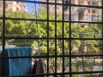 Swimming Pool in 2 BHK Builder Floor at Vasundhara Sector 11 – for Rent