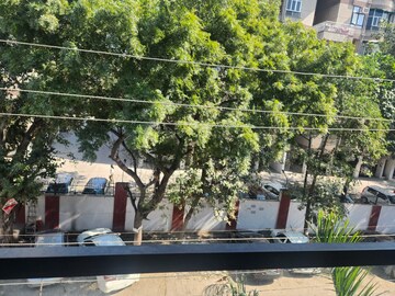 2 BHK Builder Floor – Garden View at Vasundhara Sector 11 - for Rent