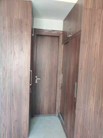Room in 4 BHK Builder Floor at DLF Garden City Plots I, Sector 91 – for Rent