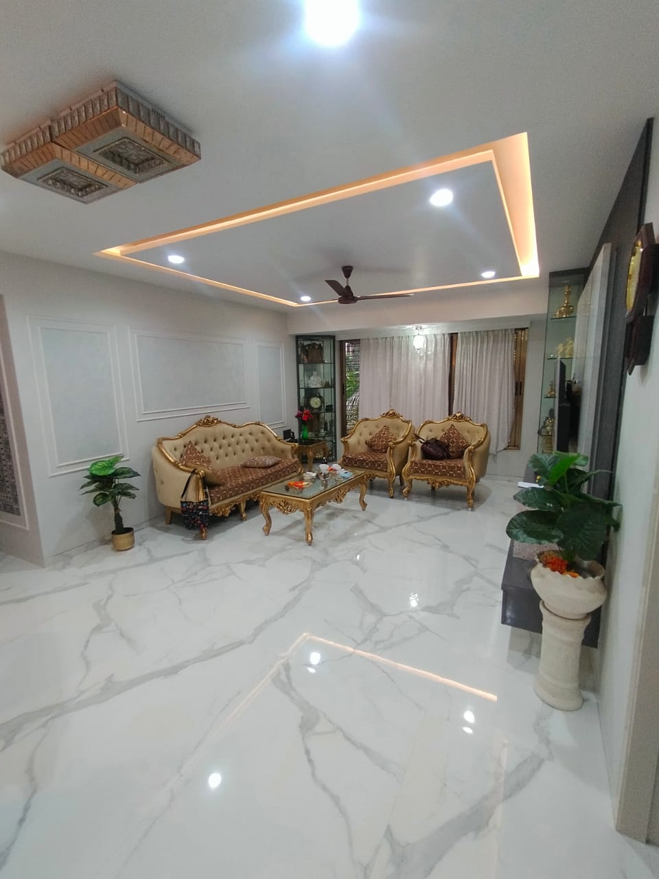 4 BHK + Pooja Room,Servant Room Apartment For Sale in Oberoi Realty Esquire