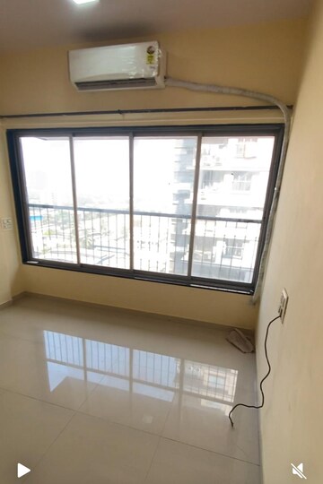 Room in 2 BHK Apartment at Swastik Sapphire, Vikhroli East – for Rent