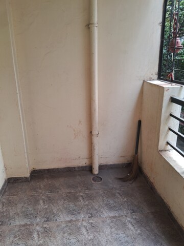 Furnished Amenities in 2 BHK Apartment at Surobhi Park, Aundh – for Rent