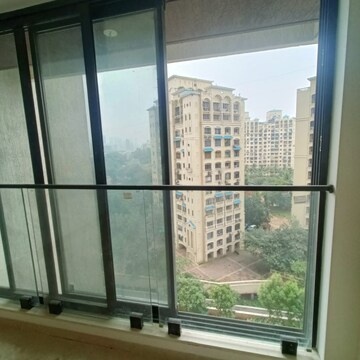 Room in 2 BHK Apartment at Dosti Eastern Bay, Wadala – for Rent