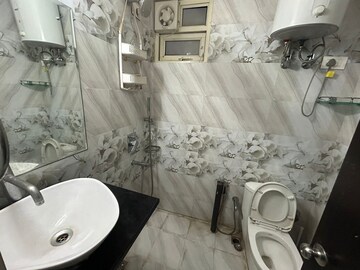 Bathroom in 2 BHK Builder Floor at Sector 43 – for Rent