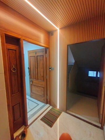 Room in 3 BHK Apartment at Oberoi Realty Esquire, Goregaon East – for Sale