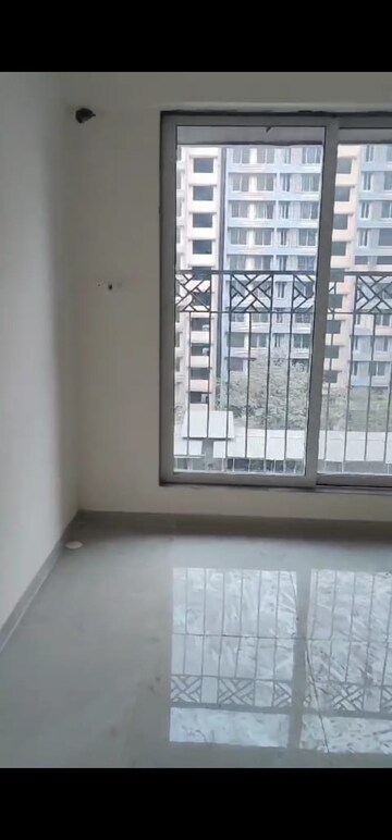 Room in 2 BHK Apartment at Vaibhavlaxmi East Syde, Ghatkopar East – for Rent