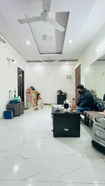 Master Bedroom in 3 BHK Apartment at Gaur City 2 - 11th Avenue, Sector 16c Greater Noida – for Rent