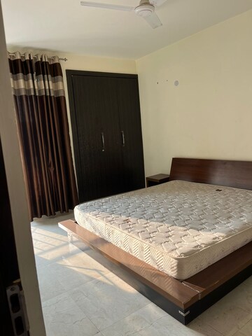 2 BHK Apartment For Rent in Unitech The Residences Gurgaon, Sector 33