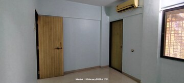 Room in 2 BHK Apartment at Datar Colony – for Rent