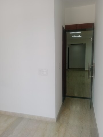 Room in 3 BHK Builder Floor at Sector 13 – for Rent