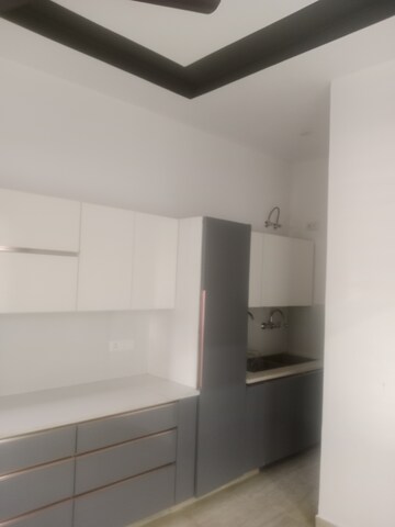 Furnished Amenities in 3 BHK Builder Floor at Sector 13 – for Rent