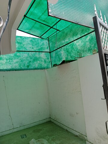 Furnished Amenities in 2 BHK Independent House at Sector 13 – for Rent