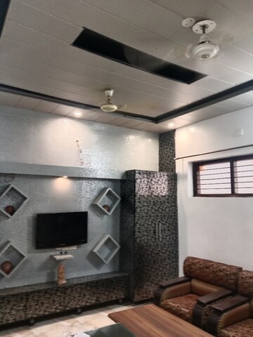 Living Room in 2 BHK Builder Floor at Sector 18 – for Rent