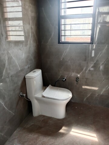 Bathroom in 1 BHK Builder Floor at Sector 18 – for Rent