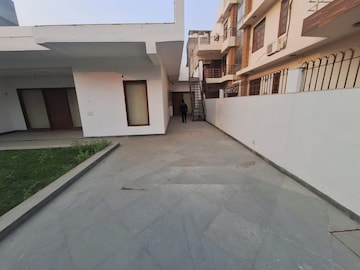 3 BHK Independent House – Garden View at RWA Apartments Sector 70, Sector 70 - for Rent
