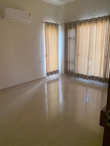 Room in 2 BHK Builder Floor at Omaxe New Chandigarh, North Mullanpur – for Rent