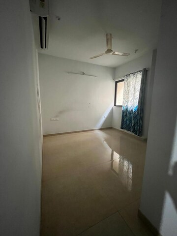 Room in 2 BHK Apartment at Lodha Palava Aurelia D to G, Dombivli East – for Rent