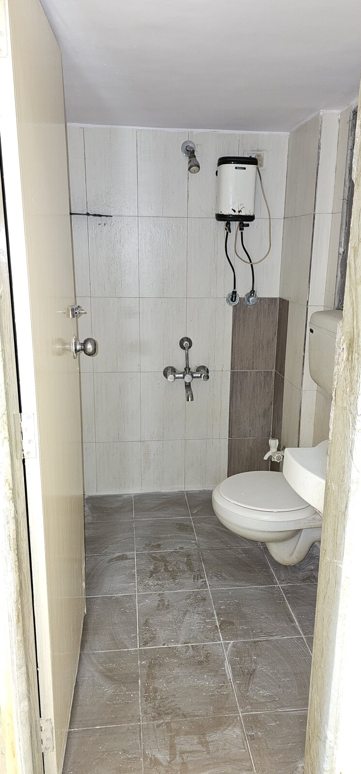 Bathroom, gaurav-valley 2 Bedroom 850 Sq.Ft. Apartment In Mira Road Thane 8179948