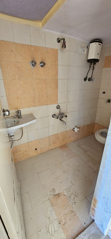 Bathroom in 2 BHK Apartment at Gaurav Valley, Mira Road – for Sale