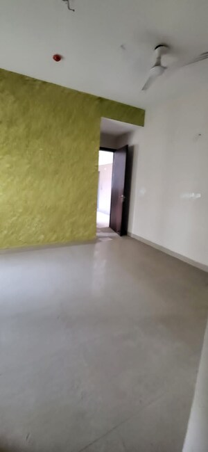 Room in 3.5 BHK Apartment at Hawelia Valenova Park, Tech Zone 4 Greater Noida – for Sale
