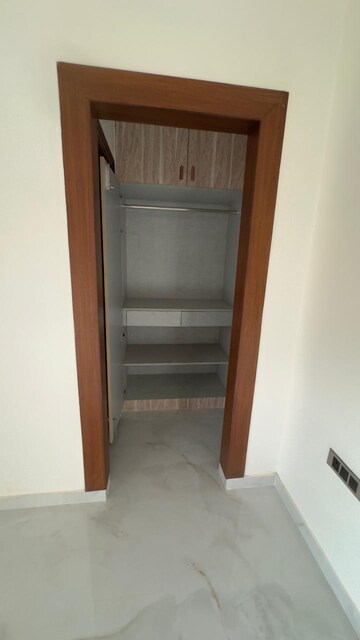 Furnished Amenities in 3 BHK Apartment at Sector 75 – for Rent