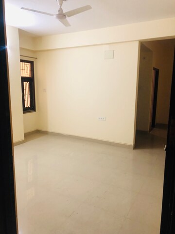 Living Room in 3.5 BHK Apartment at Ganpati Estate, Parao – for Rent