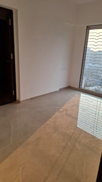 Room in 2 BHK Apartment at Konark Zen Gardens, Kandivali West – for Rent
