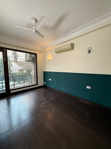 Room in 3 BHK Builder Floor at Kalkaji – for Rent