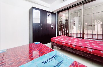 Room in  Pg at Santacruz West – for Rent