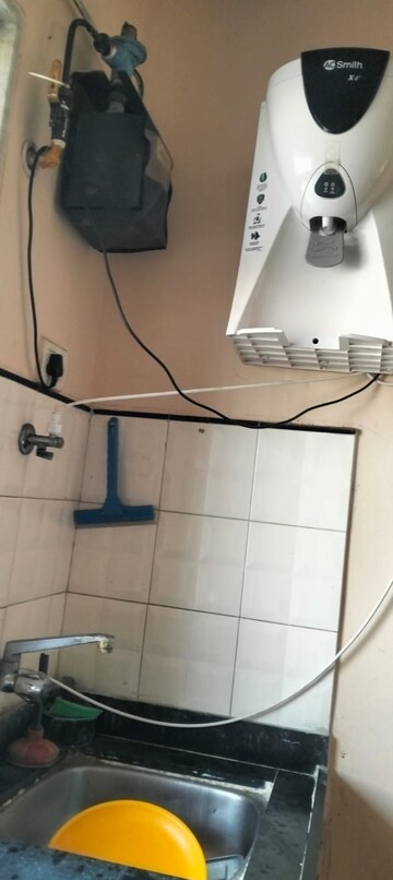Furnished Amenities in 1 BHK Apartment at Sagar Avenue, Santacruz East – for Rent