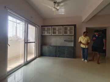 Parking in 3 BHK Apartment at Kondapur – for Rent