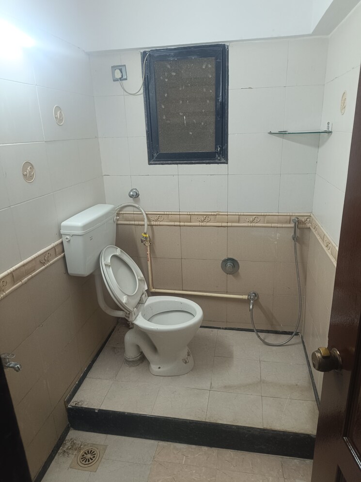 Attached Bathroom, rattan-icon 3.5 Bedroom 2200 Sq.Ft. Apartment In Seawoods Sector 50 Navi Mumbai 8180102