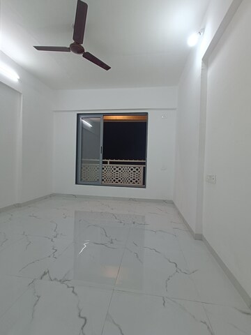 Room in 2 BHK Apartment at Lodha Panacea 1, Dombivli East – for Rent