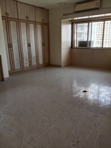 Room in 3 BHK Apartment at Vanashree CHS, Seawoods – for Rent
